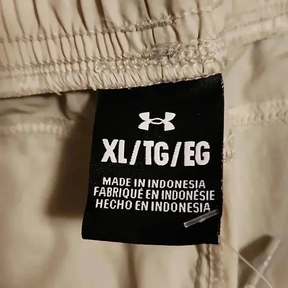 Under Armour-Women’s Flex Woven 3" Crinkle Shorts Size XL- NWT - Picture 5 of 7